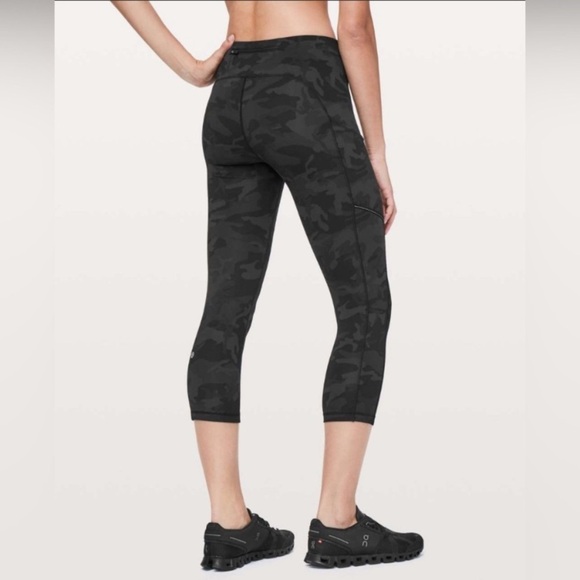 Lululemon Speed Up Crop *21” - Picture 5 of 15